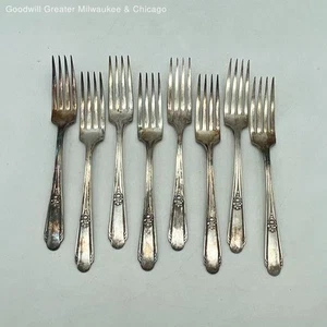 WM Rogers Hiawatha Silver Plated Dinner Forks Set Of 8 Floral Elegant Vintage - Picture 1 of 4