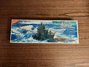 Vintage Nichimo U-boat Type IXC "Wolf-Pack" Motorizzato Model Kit U-2010 (nuovo con scatola) - Foto 1 di 6