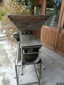 pigiatrice diraspatrice elettrica con pompa - Foto 1 di 1
