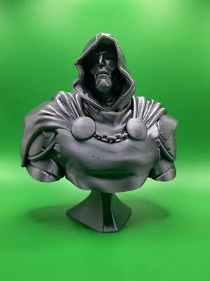 Estatua Dr Doom | Impresa en 3D | Plástico pintable | 7 pulgadas de alto Foto 1 de 4