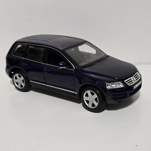 Maisto Volkswagen Touareg 1:24 Scale DARK BLUE - Picture 1 of 8