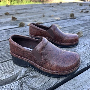 KLOGS Size 7 Women's Tooled Brown Leather Naples Clogs Coffee Slip Resistant - Picture 1 of 8