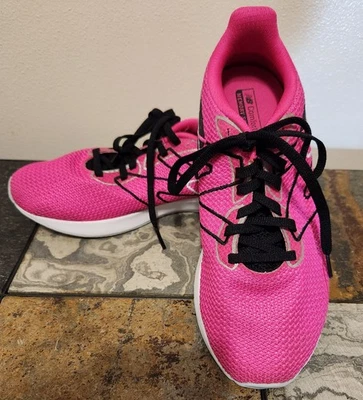 Zapatos para correr New Balance para mujer talla 8,5 Dynasoft Lowky V1 rosa intenso usados en excelente estado Foto 1 de 4