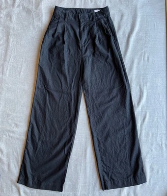 Pantalones de trabajo informales suaves de pierna ancha negros 2 de lino plisados Gap para mujer Foto 1 de 4
