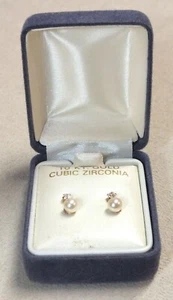 Fabulous Vintage 10K Yellow Gold Stud Earrings with CZ & Pearls New/Box - Picture 1 of 2