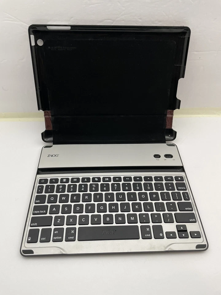 Apple iPad 2 3 4 Gen  ZAGG Pro Folio Bluetooth Keyboard Folio Case  - Image 1 of 4