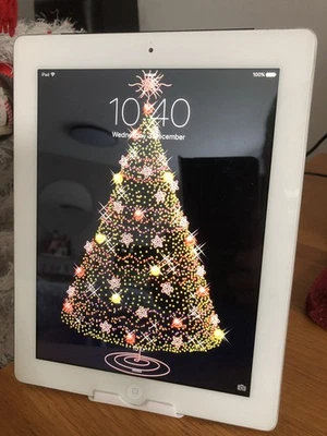 Apple iPad 2 9.7in 16GB Wi-Fi Tablet - White - Image 1 of 4