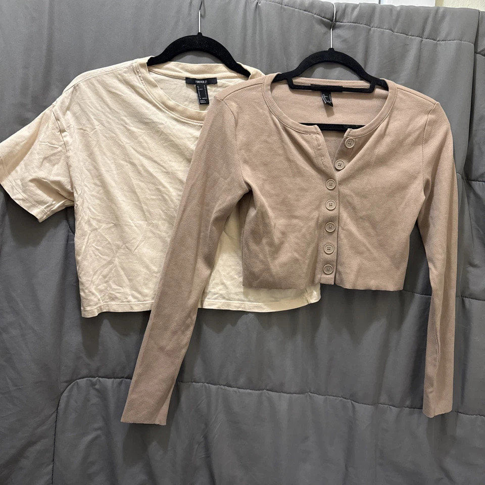 2 Forever 21 Mujer Top Corto S/M Gorra Manga Larga Acanalado Abotonado Pullover Foto 1 de 4