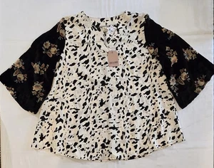 NWT Grace & Emma Women's Flare Sleeve Blouse Top Animal Print/Floral- XL - Picture 1 of 13