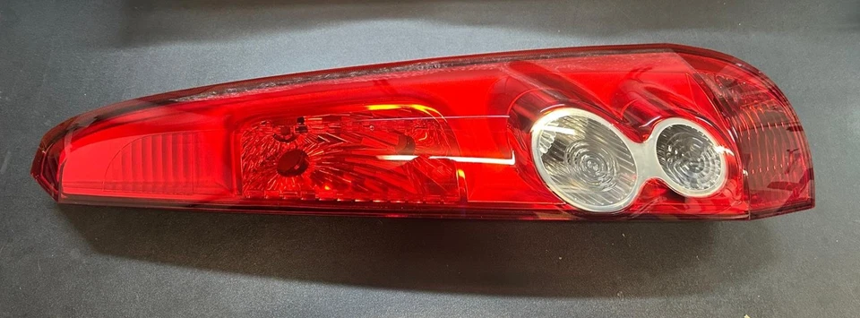 1383636 LUCI POSTERIORI DESTRA / 283887 PER FORD FIESTA V JH JD 1.4 16V