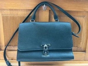 Calvin Klein Umhängetasche Kunstleder Schwarz mit Vorhängeschloss Handtasche - Bild 1 von 3