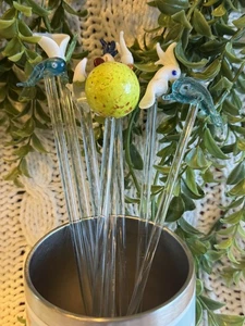 Juego de 8 palos Swizzle de vidrio soplado a mano de colección estilo Murano delfín gnomo pájaro - Imagen 1 de 15
