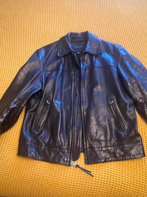 Chaqueta Banana Republic de cuero negra con cremallera completa talla M Foto 1 de 4