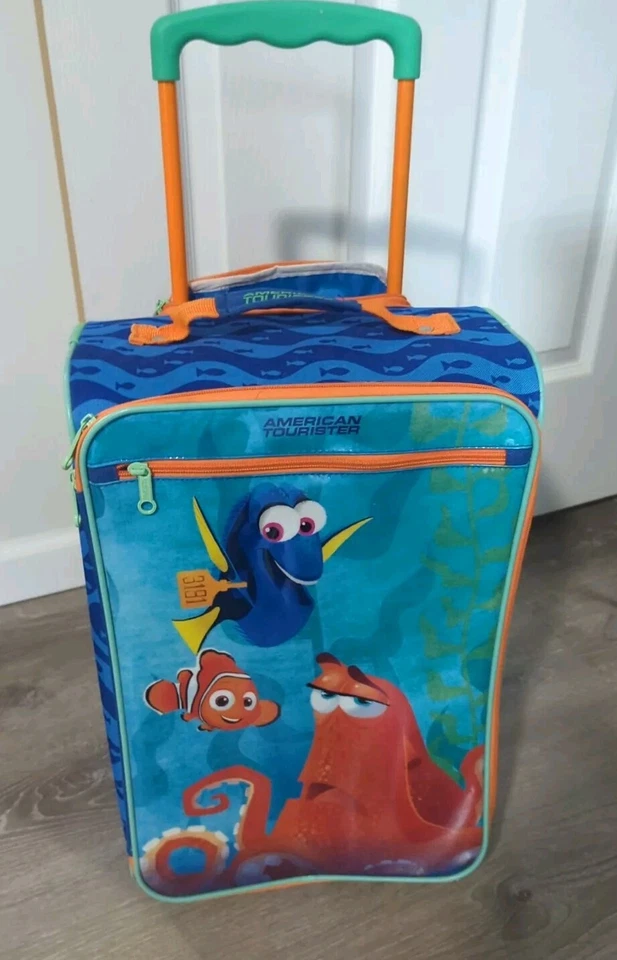 Maleta de mano American Tourister Disney Finding Dory Softside 20"  Foto 1 de 4