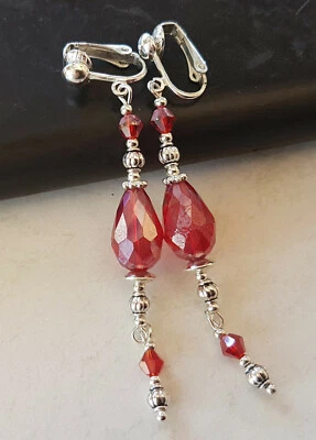 OHRCLIPS  CLIPS VERSILBERT PERLEN  KRISTALL ROT LANG - Bild 1 von 2