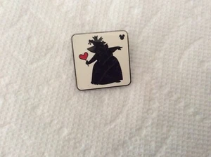 Carte Disney cachée Mickey Alice au pays des merveilles épingle reine de cœur authentique - Photo 1/2