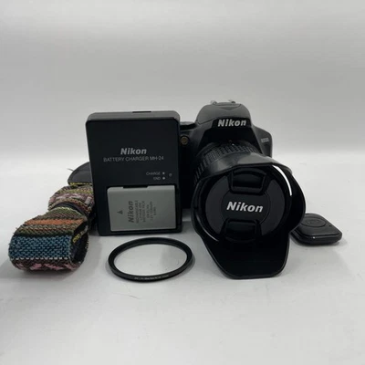 Nikon D3500 24.2MP Digital SLR DSLR Camera 3916 Shutter Count - Image 1 of 4