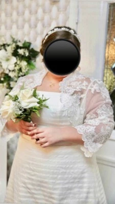 Vestido de novia corto talla grande, sin tirantes marfil + chaqueta de encaje con cuentas manga 3/4 Foto 1 de 4