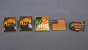 Spilla Ufficiale USPS 34 Cent" + Celebra la Libertà - Foto 1 di 10