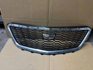 Cadillac XT4 2019-2023 parrilla superior delantera de lujo OEM 84658410 - Imagen 1 de 7