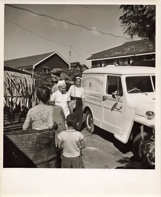 UNICEF 1951 Press Photo Nurse Tuberculosis Burma Ambulance Rangoon *P158a - Image 1 of 2