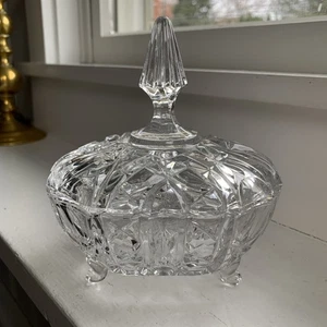 Vintage geformtes Glas bedeckt Fuß Schmuck Schale bedeckt Süßigkeiten Oma Chic - Bild 1 von 22