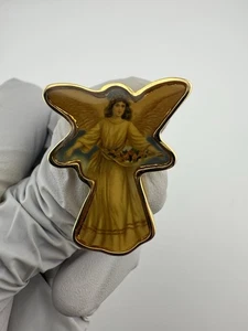 Vintage 1998 Artique Angel Picture Guardian Enamel Lapel Pin - Picture 1 of 8