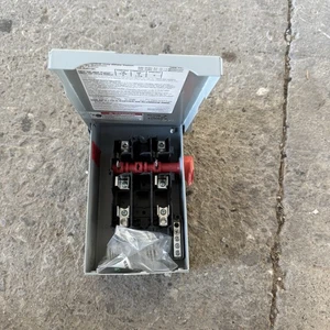 Interruttore di sicurezza interno fusibile Siemens RBPU 30 Amp 2 poli 3 fili 240 Volt *ROTTO* - Foto 1 di 4