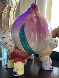 Schöne Republik chinesische Familie Rose Jungen halten Pfirsich 13 Zoll extra groß. - Bild 1 von 12