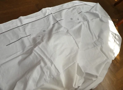 drap ancien en fil de lin Brodé de fleurs 3 x 2,20 cm retour de 73 cm - Photo 1/4