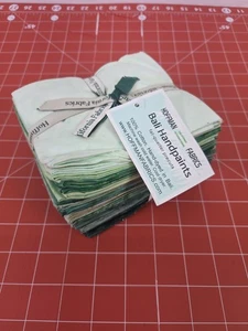 Hoffman Fabrics 20 Fat Quarters Set Bali Hand paints Spearmint 445 - Picture 1 of 4