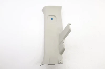 Nissan Titan 2017-2021 lado trasero derecho pilar C cubierta de moldura superior moldura OEM_G Foto 1 de 4