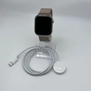 Apple Watch (série 10) 46 mm titane doré avec boucle milanaise dorée (LTE) - 9/10 - Photo 1 sur 5