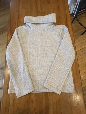 J. Top suéter de cuello alto Crew para mujer. Mediano. Blanco y gris. Franela suave. Foto 1 de 4