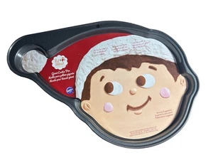 New~Wilton  ELF ON THE SHELF Giant Cookie  Pan Face Shaped Makes 11" x 7" Cookie - Picture 1 of 5