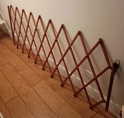 Puerta acordeón ajustable Gatemaster #933 9' madera mascota bebé 108" de colección Worldsbest  Foto 1 de 4