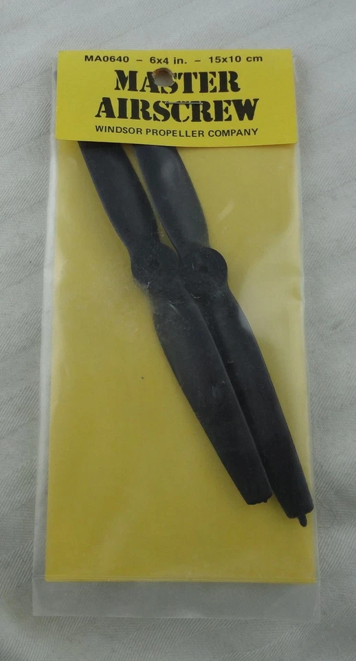 Master Airscrew 6x4 15x10cm Nylon Airplane Propellers (2pcs) MASMA0640 - Image 1 of 1