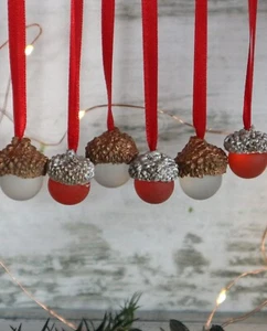 10 Tumbled Red n White Sea Glass Marble Acorn Cap Ornaments w/ Silver n Bronze - Picture 1 of 7