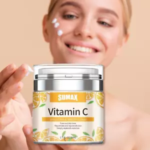 Rivitalizza la pelle: crema viso vitamina C con acido ialuronico ed estratti di frutta - Foto 1 di 4