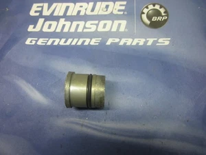 JOHNSON EVINRUDE 6 HP & 9.5 HP PROPSHAFT BEARING HOUSING 377187 382291 NEW PART - Picture 1 of 4