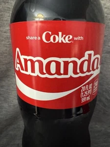 Share a Coke with Amanda 2025 Personalisiertes Geschenk Coca ~ Cola Flasche 20oz - Bild 1 von 2