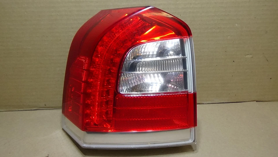 Luz trasera izquierda del lado del conductor Volvo XC70 2014-2016 Foto 1 de 4