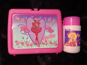 Vintage Barbie Thermoskanne Lunchbox Ballerina Herzen Rosen 1996 Mattel mit Thermoskanne - Bild 1 von 8