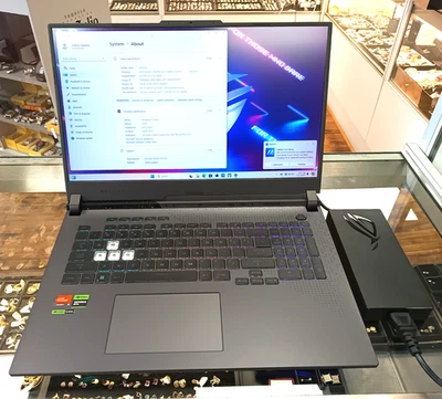 ASUS ROG Strix G17 17.3'' (1TB SSD AMD Ryzen 9 7845HX 3GHz 16GB RAM) Juegos Foto 1 de 4