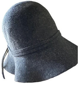 NUEVO SIN ETIQUETAS Nordstrom Mujer Italia Gris Lana Ala Floja Borla Cloche Sombrero Talla Única - Imagen 1 de 8