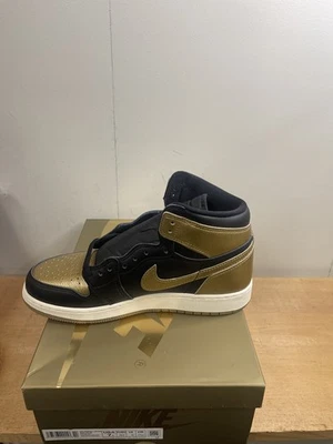 Air Jordan 1 Retro High OG GS Size 7y - Image 1 of 4