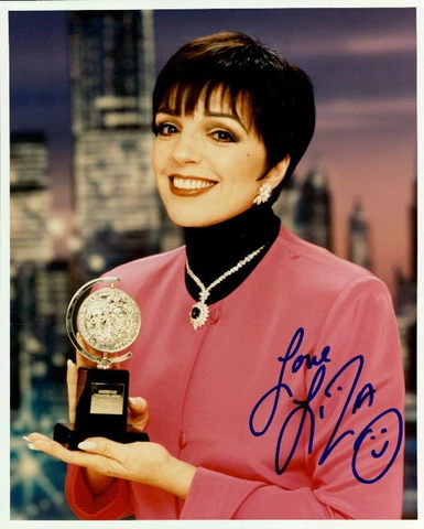 Liza Minnelli signed 8x10 photo In-person Cover