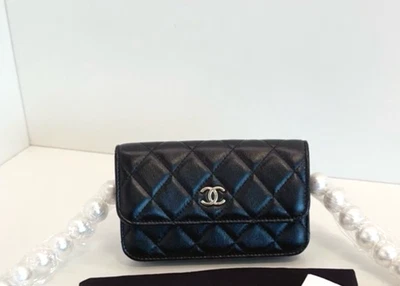 Bolsa de ombro Chanel Pearl-Embellished woc cinto tiracolo ouro preto nova em folha - Imagem 1 de 4