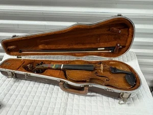 Copy of Antonius Stradivarius violin Made in Germany Includes case and bow - Picture 1 of 13