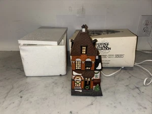 Vendedor de té de Potter Department 56 Navidad en la ciudad 5880-7 Heritage Village - Imagen 1 de 7